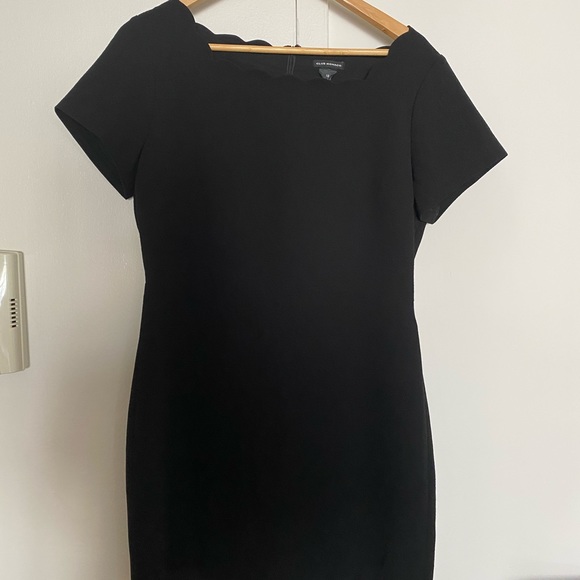 Club Monaco Black Scalloped Crepe Dress Size 12 - Picture 2 of 4